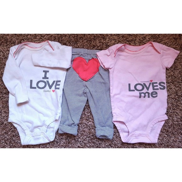 Lot of 3 Girl's Size 6 M 3-6 Months Carter's Mommy & Daddy Tops & Heart Pants - Picture 1 of 10
